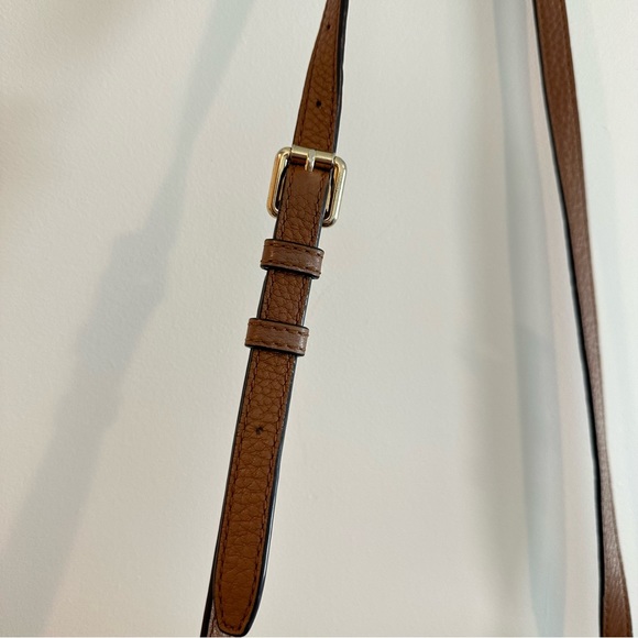 Michael Kors Bags Michael Kors Bedford Flat Crossbody in Carmel Brown Leather - Picture 7 of 10